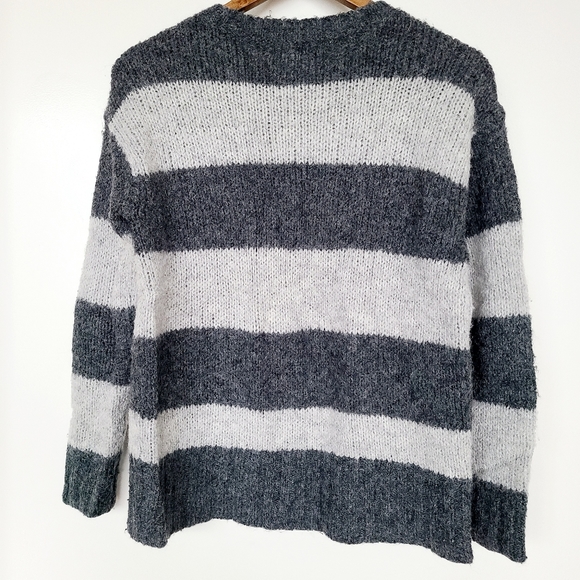 American Eagle Grey Striped Sweater XS - Picture 2 of 4